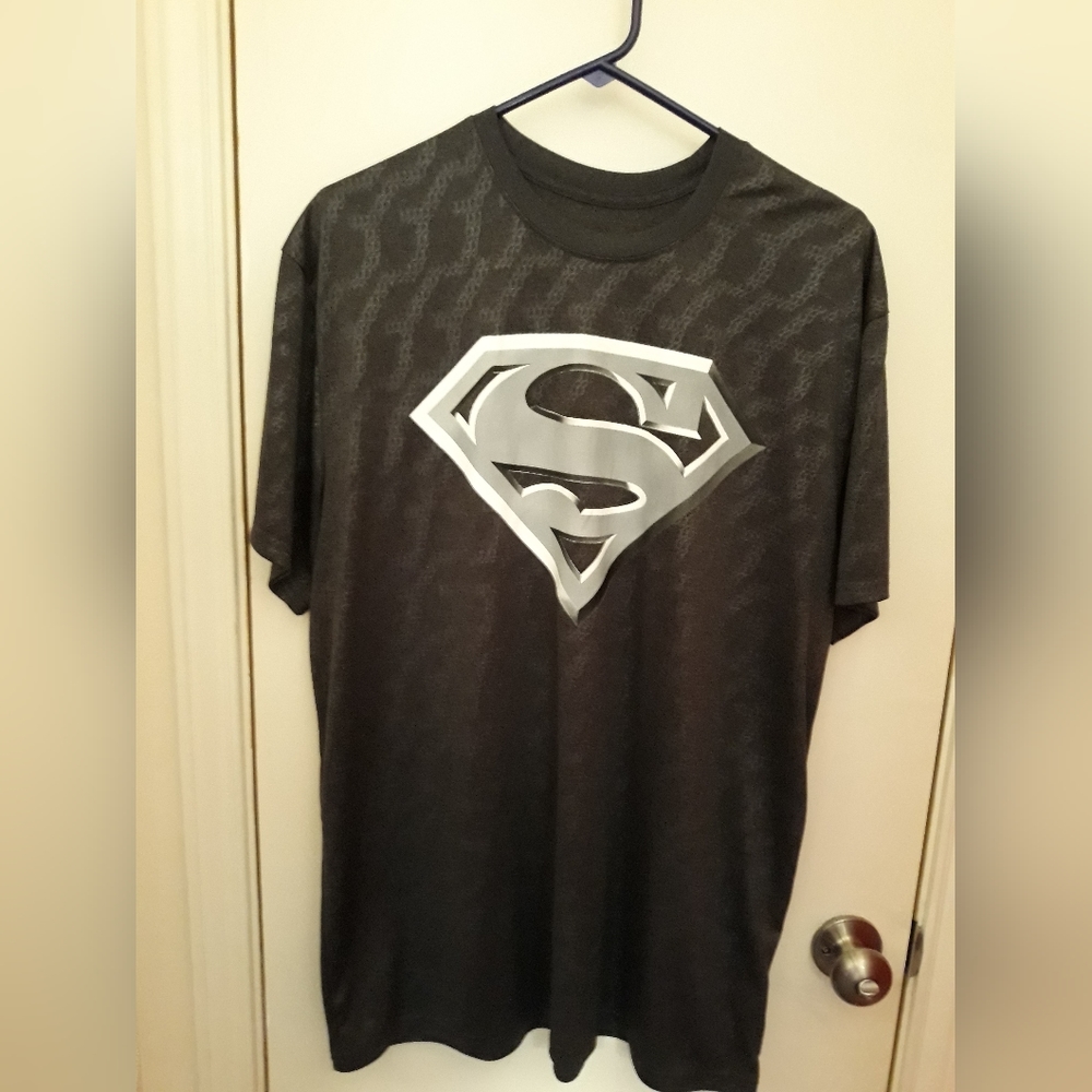 Black Superman t-shirt size extra large